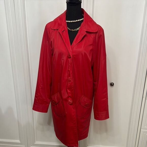 Red Trench Coat with Classic Tailored‎ Look - Picture 1 of 7
